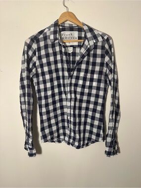 Frank & Eileen “Barry” Linen Button-Down Shirt | Small | Excellent Condition